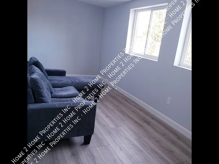 312 Gladstone Ave — Photo 10