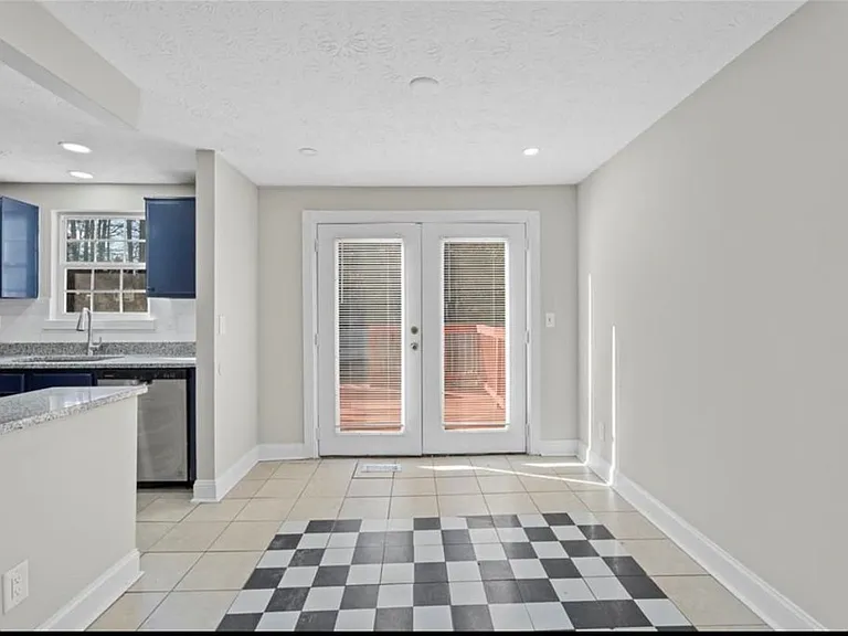 5268 Kinsdale Ln — Photo 4