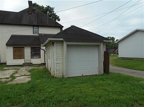 5th image of 237 E 5th St