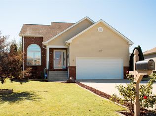 422 Berry Cir, Springfield, TN 37172