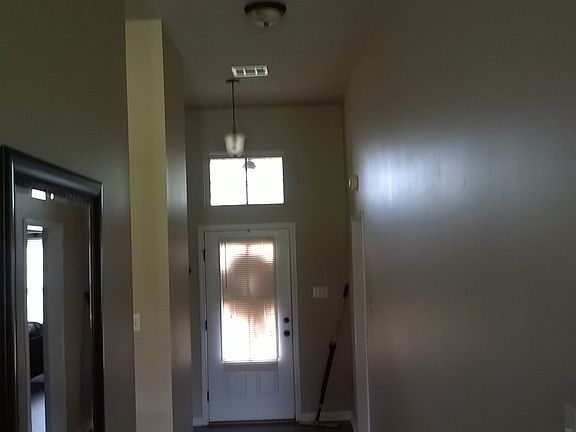5th image of 1123 S Sanctuary Ave