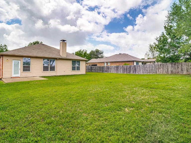 3646 Hawthorne Trl — Photo 25