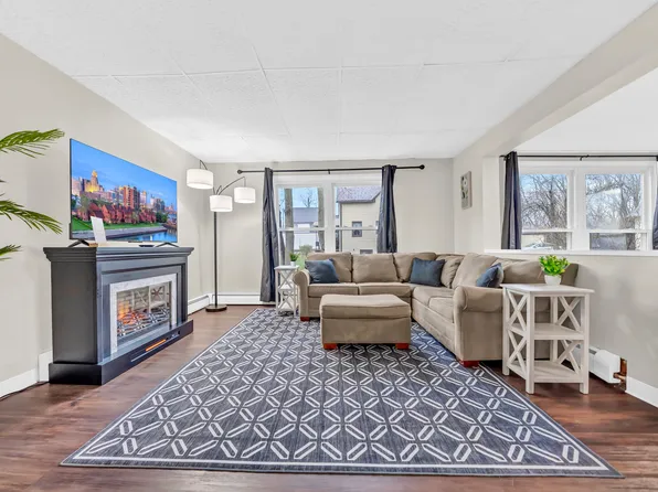 4490 Old Camp Rd APT 1, Hamburg, NY 14075