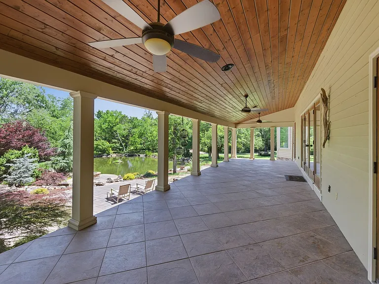 9748 Concord Pass — Photo 32