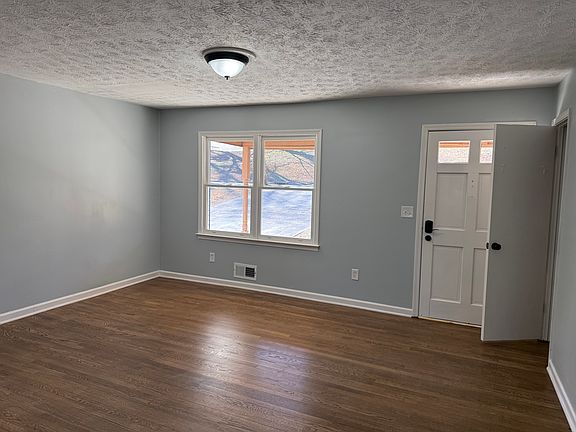 4th image of 288 Prince Anthony Dr