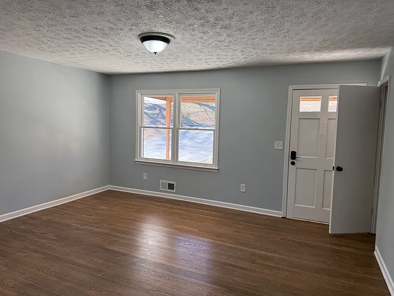 288 Prince Anthony Dr — Photo 4