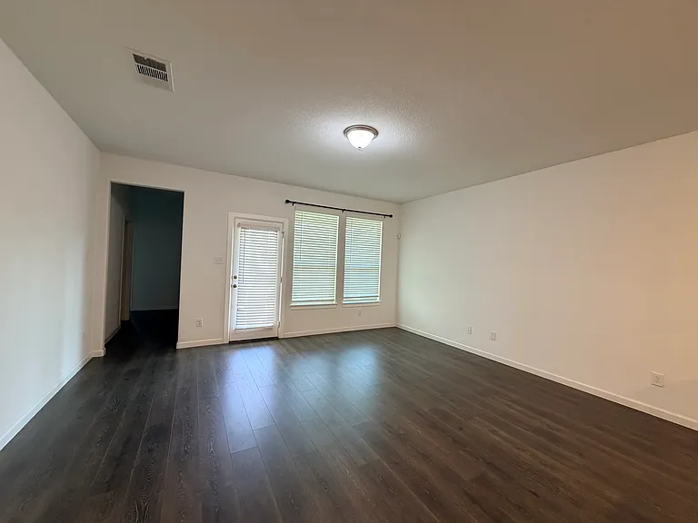 166 Camelia St — Photo 16