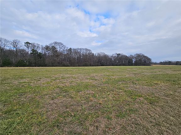 4th image of 4 W Oak Hwy