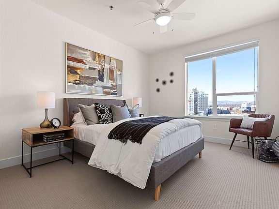 4th image of 3701 Marion St #206