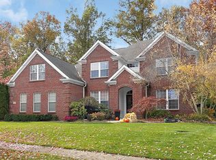 8558 Northbluff Ln, Powell, OH 43065