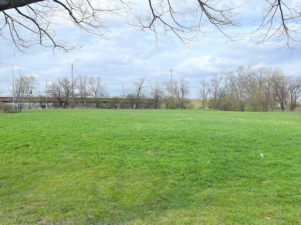2nd image of 441 S McLean Blvd