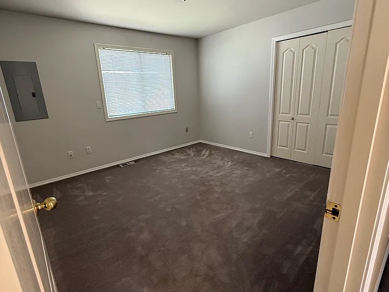 17336 Military Rd S — Photo 14