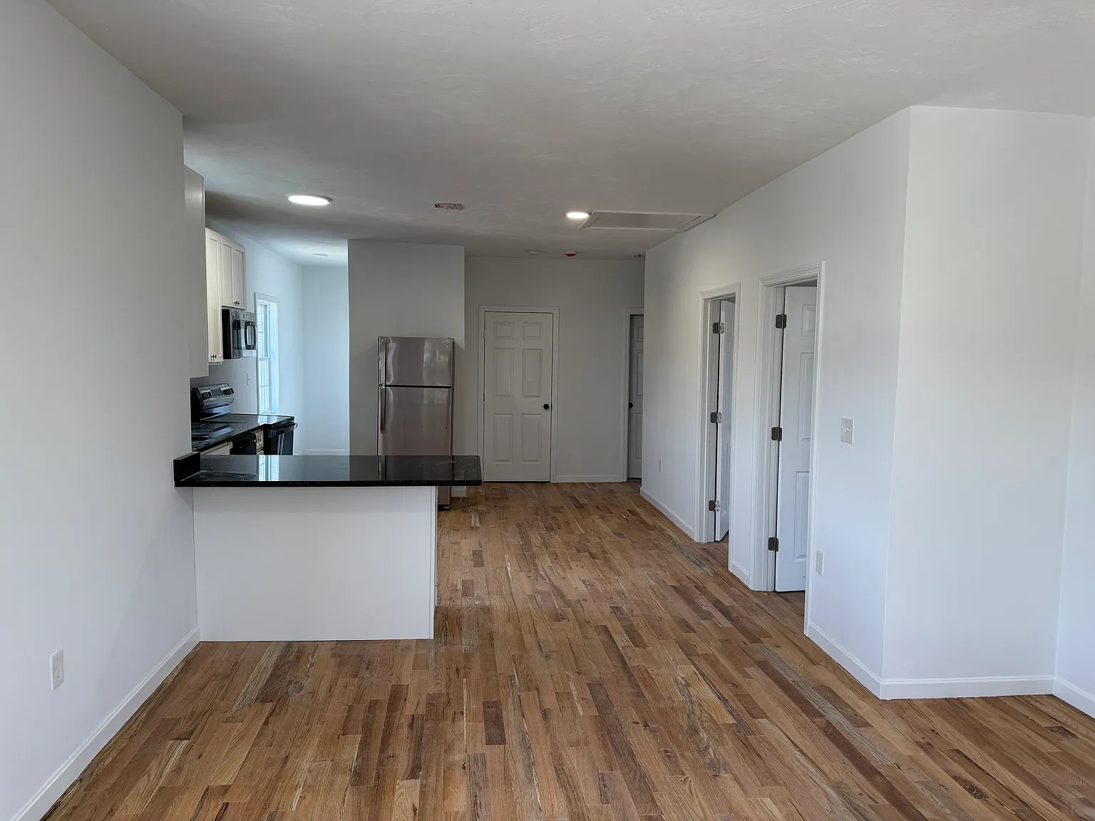 3 bed, $2,300 — Photo 4