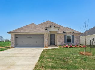 4163 Grassy Lake Dr, Bossier City, LA 71111