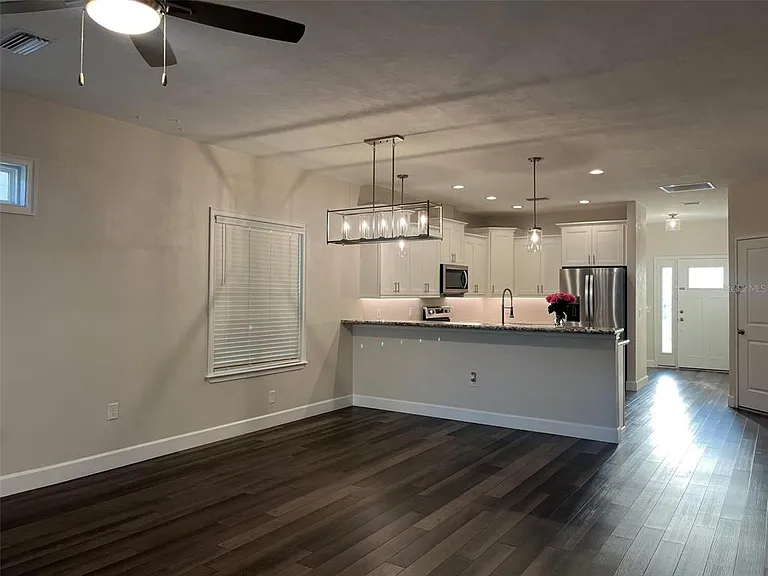 1641 NW 121st Way — Photo 3