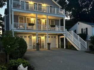 11 King Philip Ave, Bristol, RI 02809