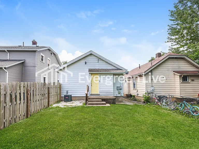4109 Farnham Ave — Photo 15