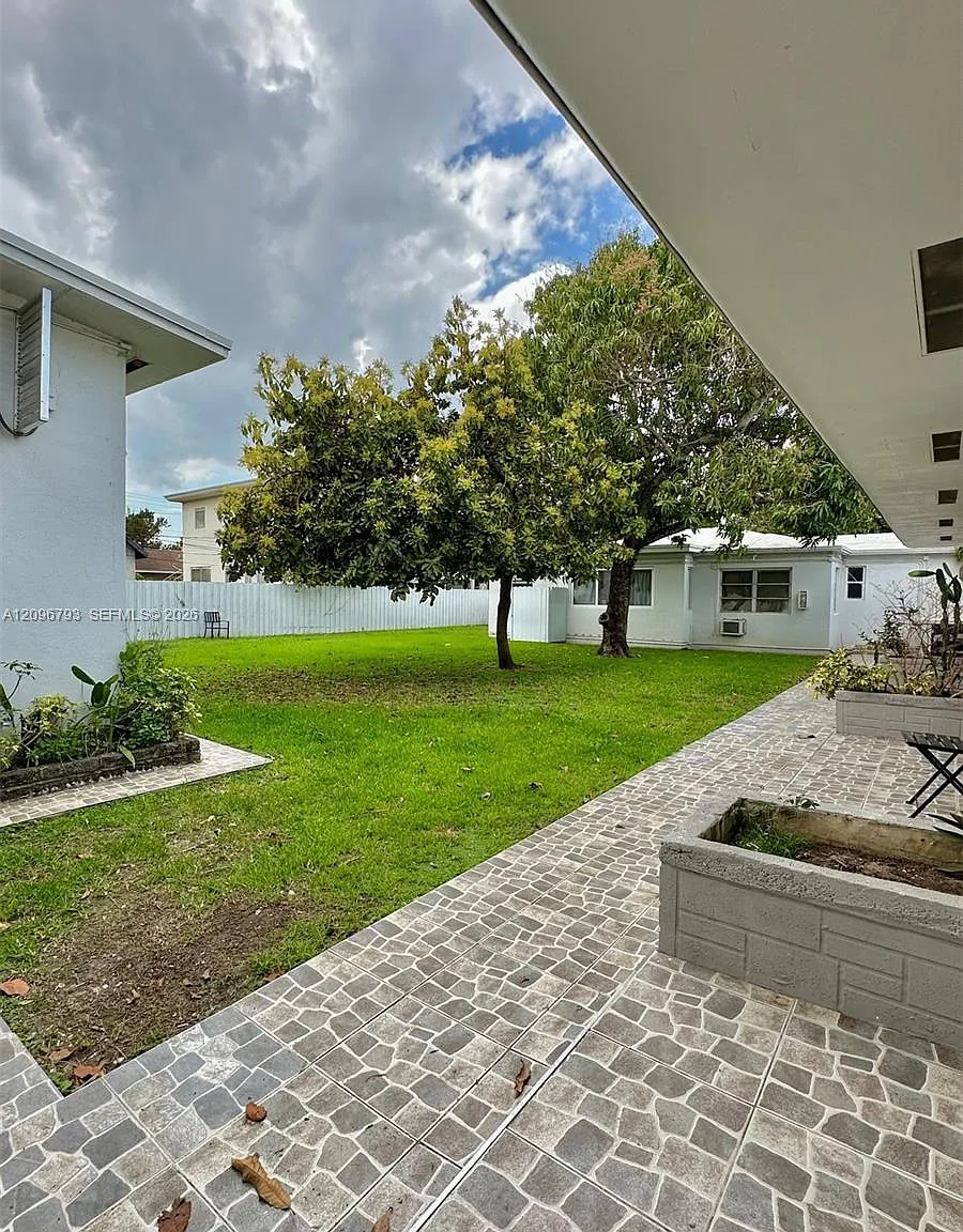 Little River Gardens — Photo 2
