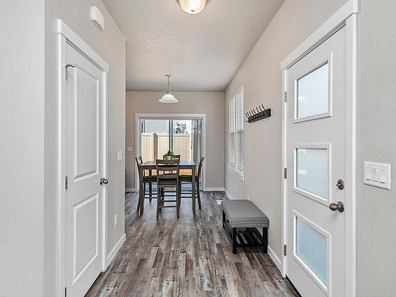 Entry way