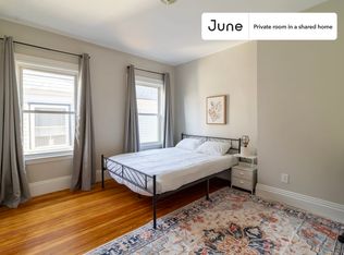 41 Brook St #2-C, Brookline, MA 02445