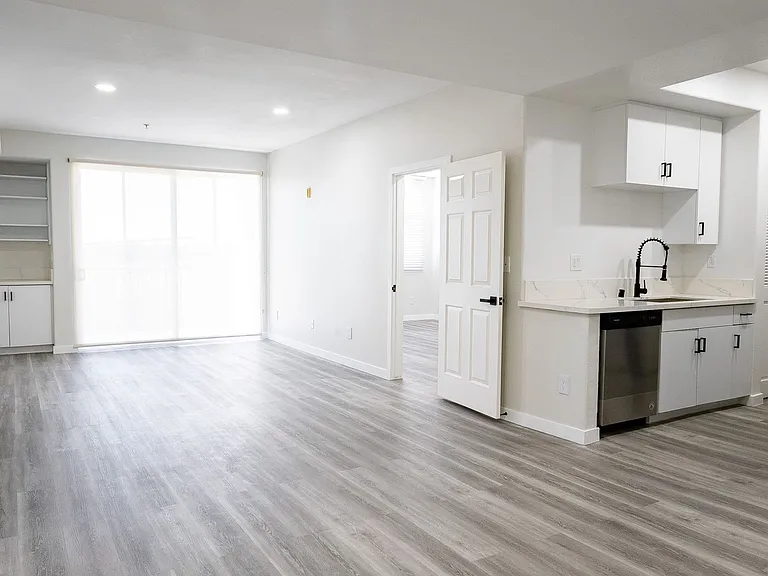 2820 Sawtelle Blvd — Photo 99