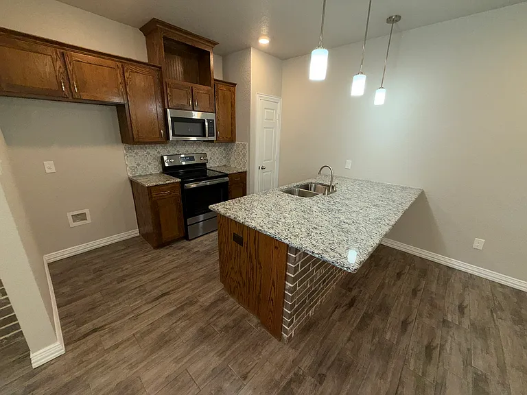 3118 Fenway Cir — Photo 3