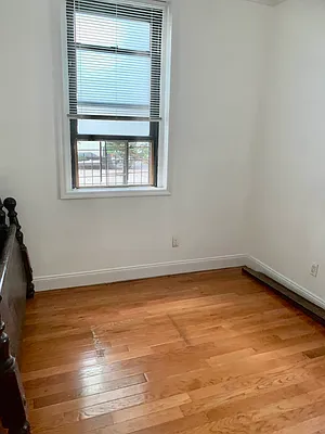 Rented by Halvatzis Realty | media 22