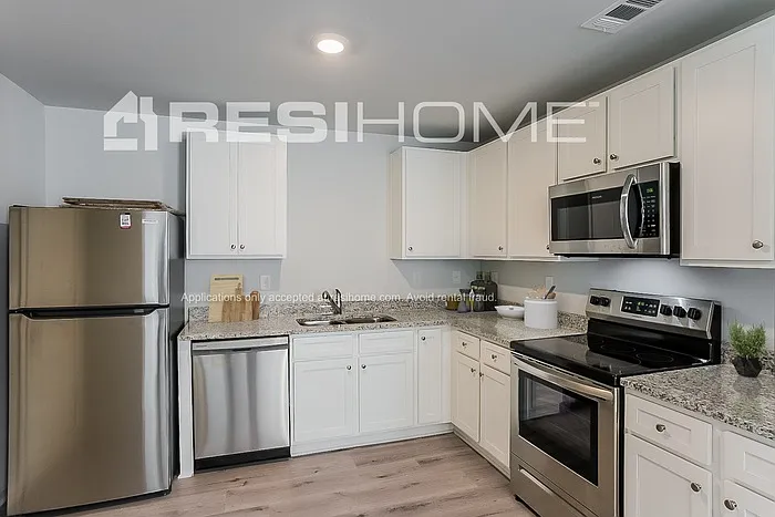 4 bed, 2.5 bath, 1970 sqft, $1,765 — Photo 2
