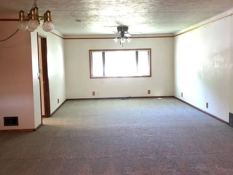 7639 Wright St — Photo 7