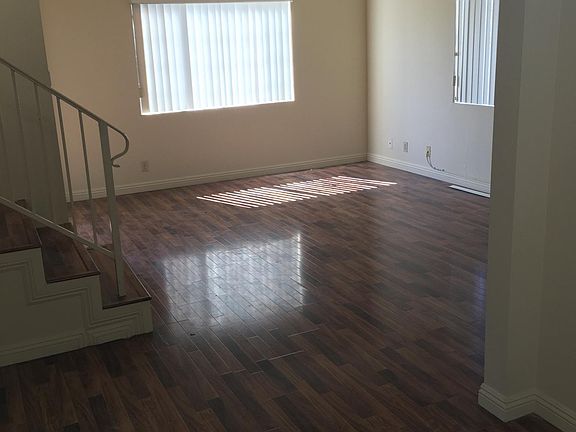 4th image of 102 S Chapel Ave APT A