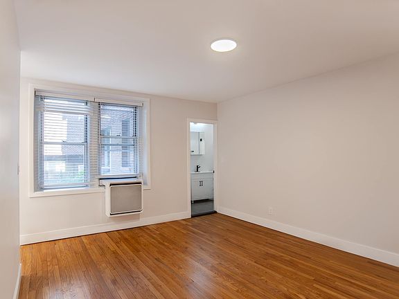 4th image of 1717 R St NW #209