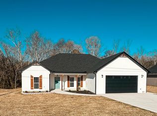 58 Paraiso Creek Dr, Albertville, AL 35950