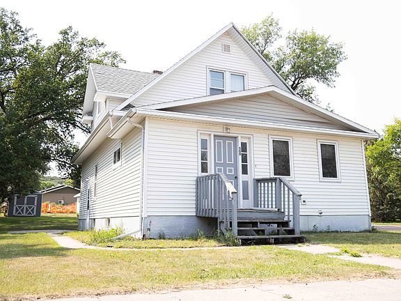 3rd image of 509 Dakota Ave N