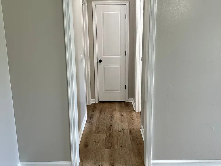 201 Belton Dr — Photo 16