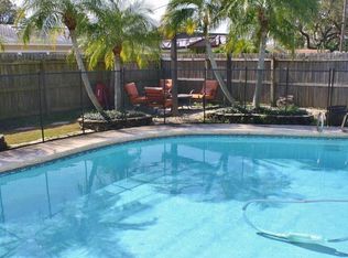 1461 Cambridge Dr, Clearwater, FL 33756