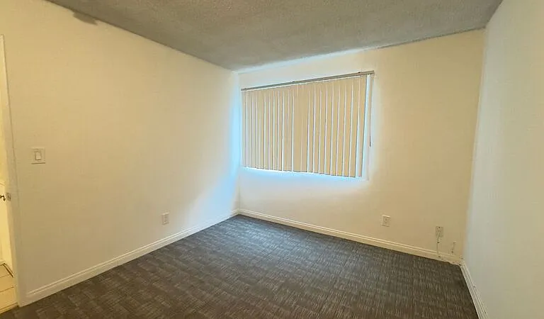 7350 Pickering Ave #8 — Photo 13