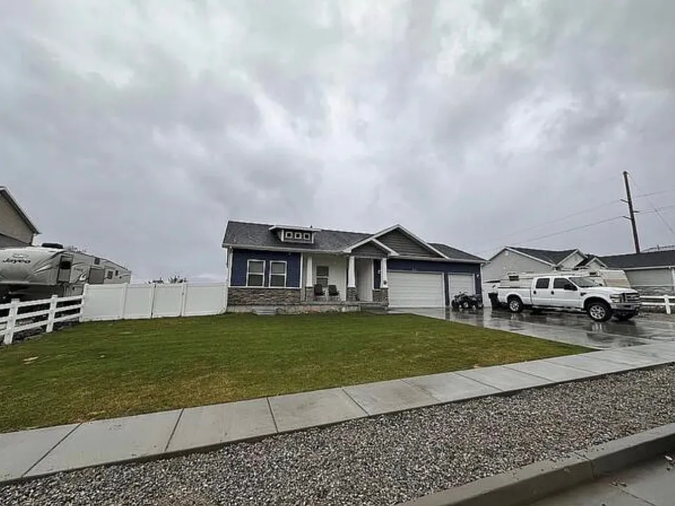 6947 N 2275 W
