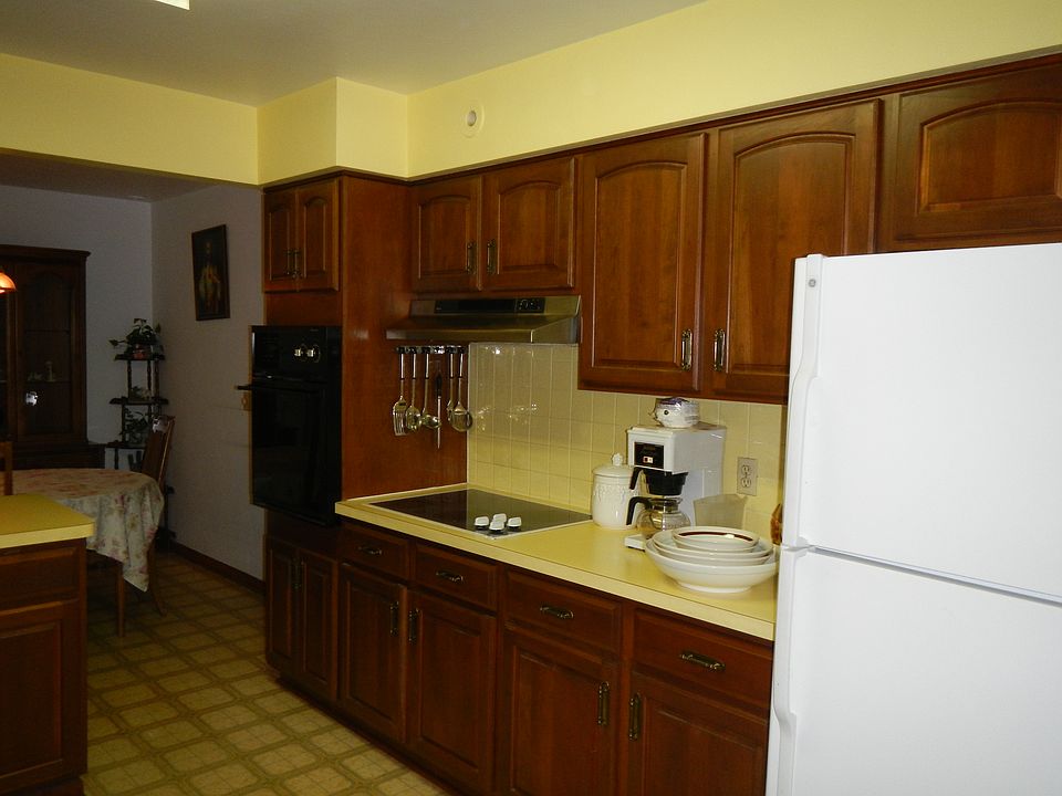 2nd image of 300 Wyoming St