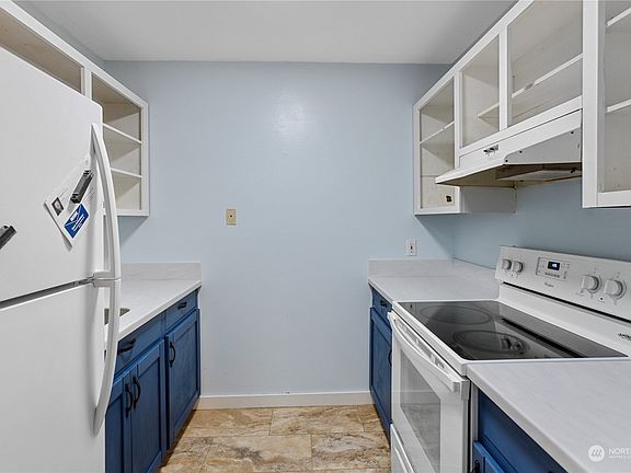 5th image of 4815 180th St