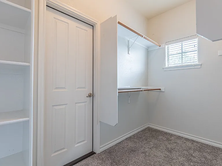 22216 Park Summit Cv — Photo 32
