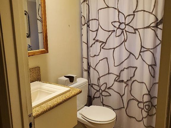 5th image of 1510 Merrill St APT 1