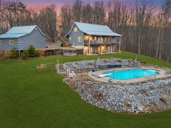 523 Upper Springs Rd, Pickens, SC 29671