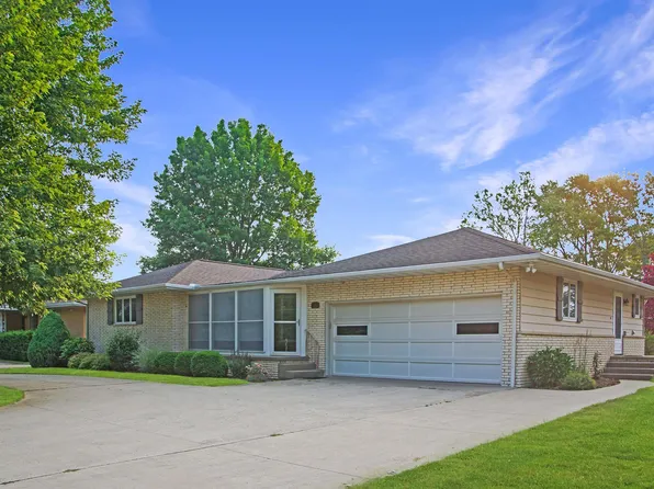 430 N Santa Fe Ave, Princeville, IL 61559
