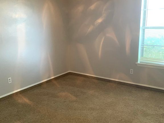 5th image of 1108 Morton Ave