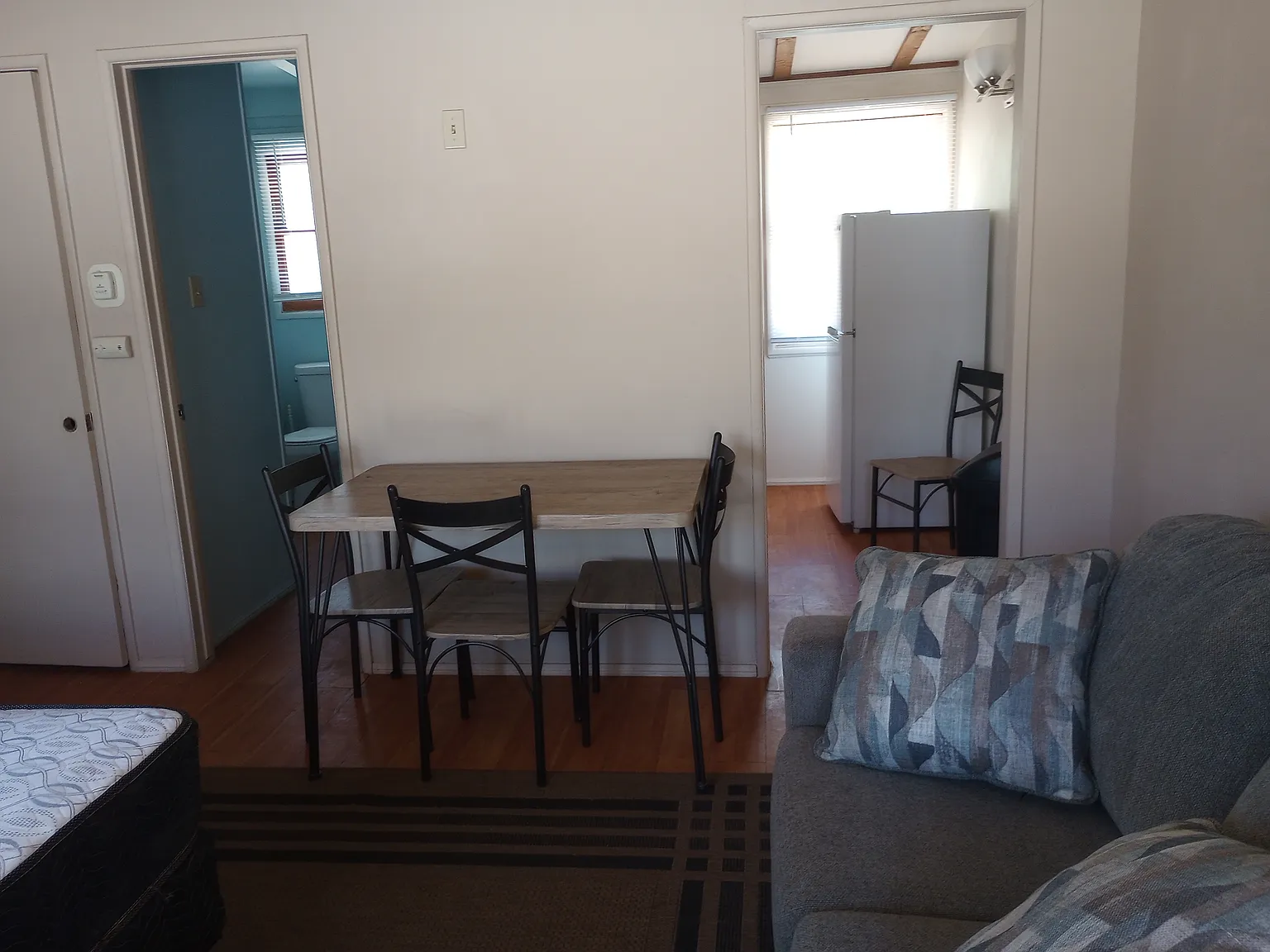 Studio, 350 sqft, $850 — Photo 4