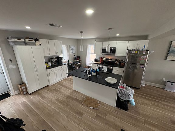 2nd image of 5543 Ridge Ave #2F