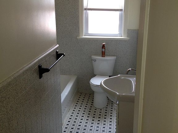 2nd image of 3530 Floyd Ave APT 3