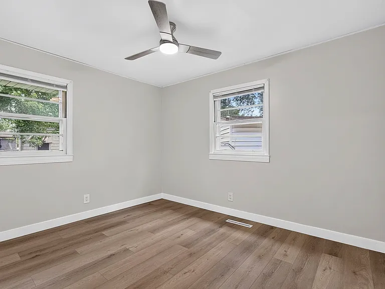 2844 Westlawn St — Photo 26