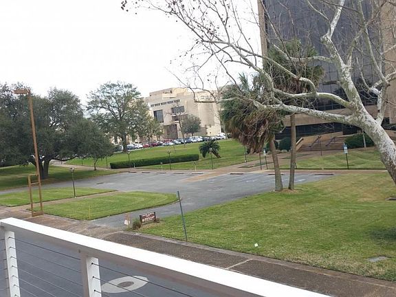 2nd image of 230 W Intendencia St