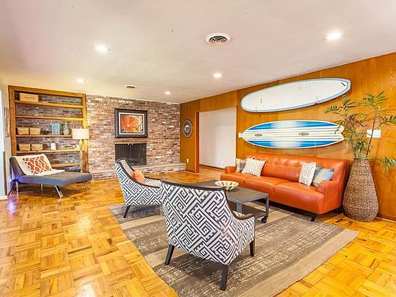 5th image of 627 Lake Shore Dr